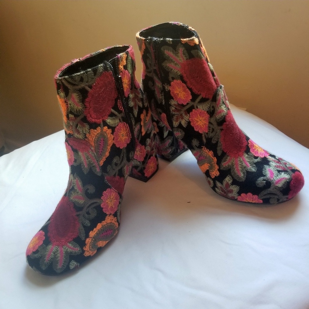 MIA Vail embroidered ankle boot